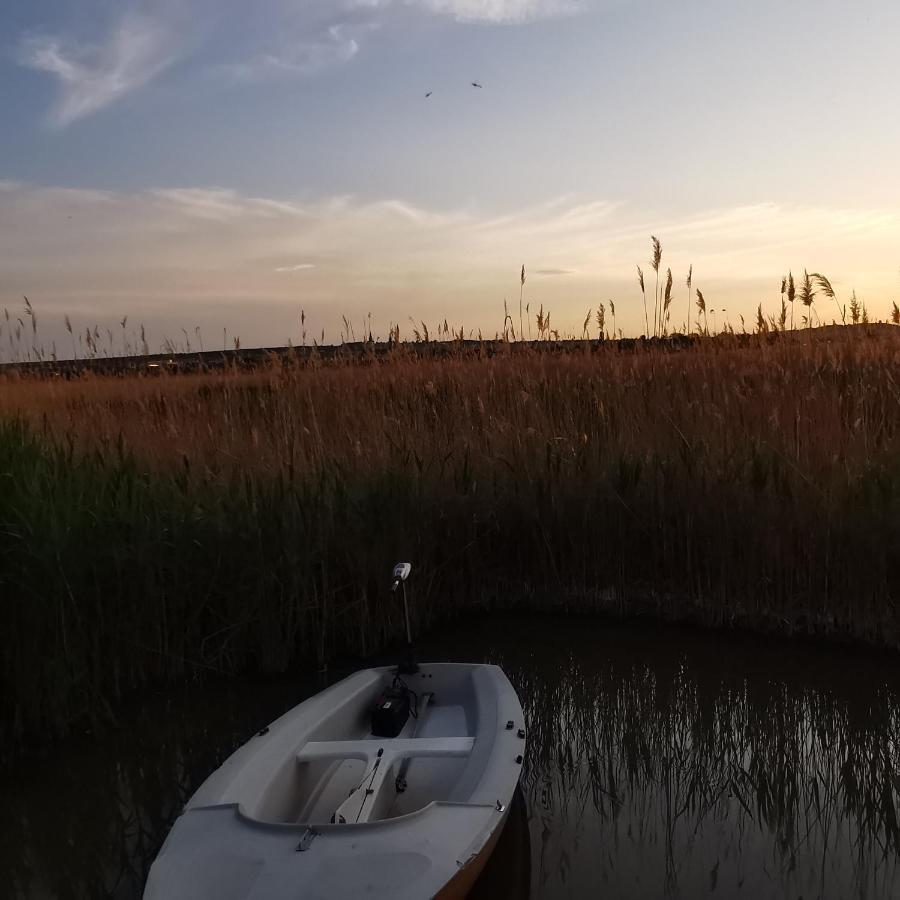 Pfahlbau Sunset I Toplage Elektroboot Inklusive Руст Екстер'єр фото