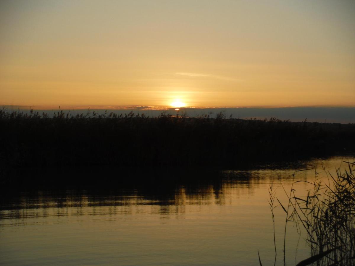 Pfahlbau Sunset I Toplage Elektroboot Inklusive Руст Екстер'єр фото