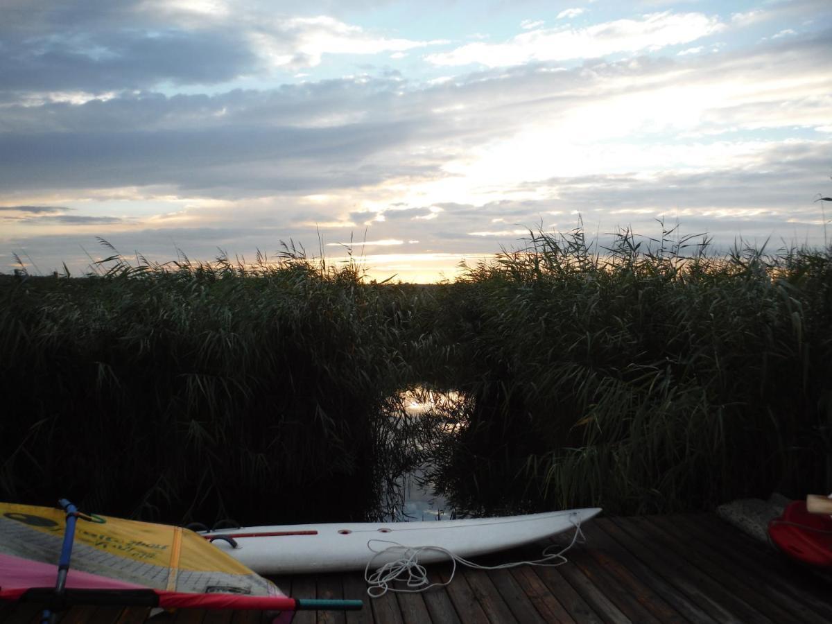 Pfahlbau Sunset I Toplage Elektroboot Inklusive Руст Екстер'єр фото